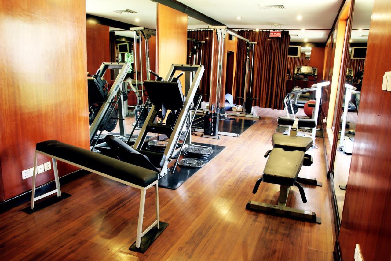 Ramada Plaza By Wyndham Karachi Airport Hotel Dış mekan fotoğraf The gym at the Taj Mahal Palace