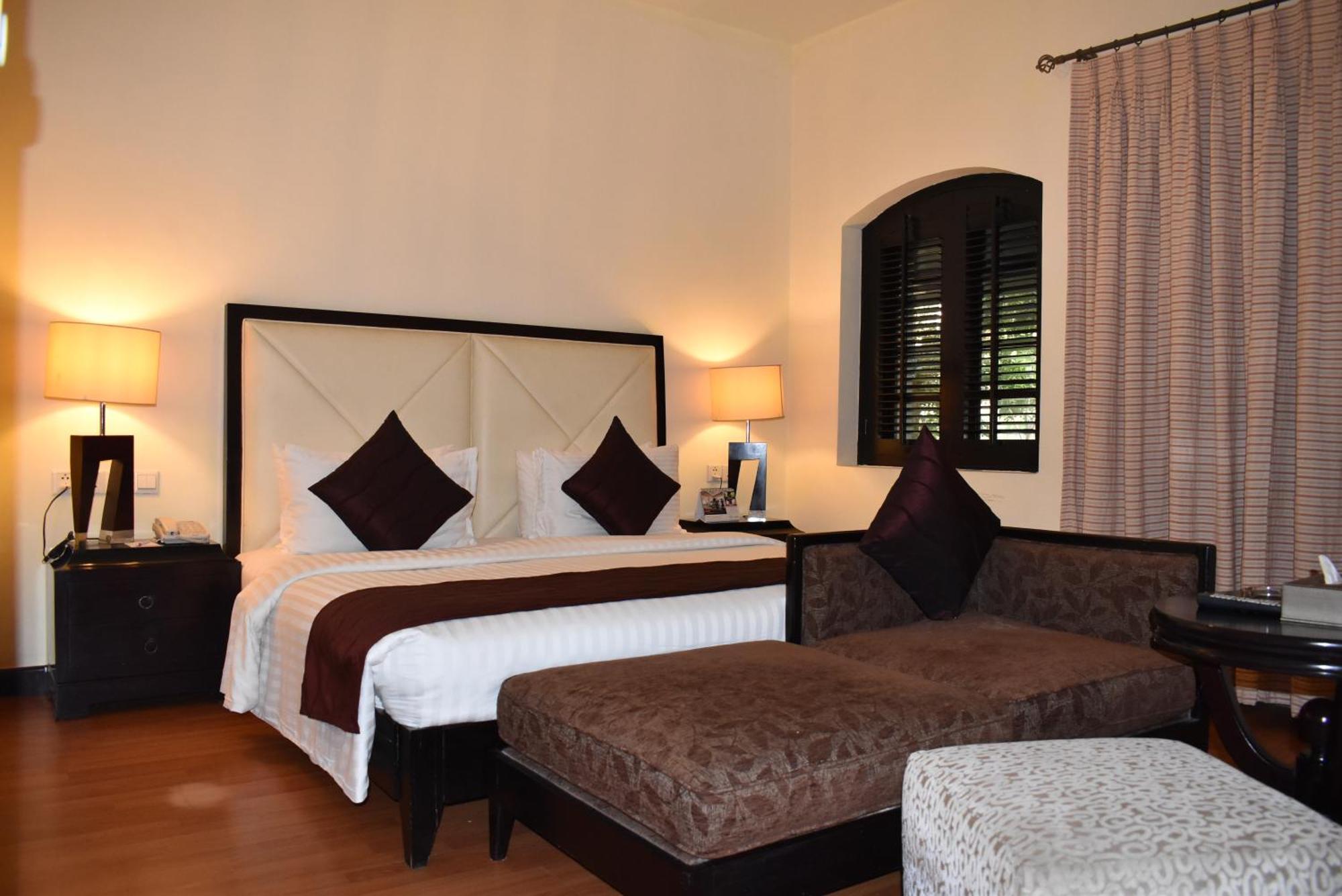 Ramada Plaza By Wyndham Karachi Airport Hotel Dış mekan fotoğraf A bedroom at the resort