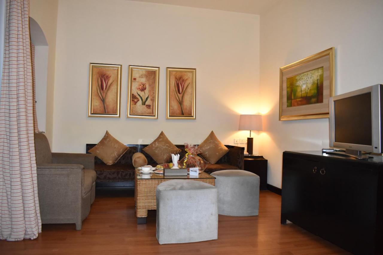 Ramada Plaza By Wyndham Karachi Airport Hotel Dış mekan fotoğraf Living room