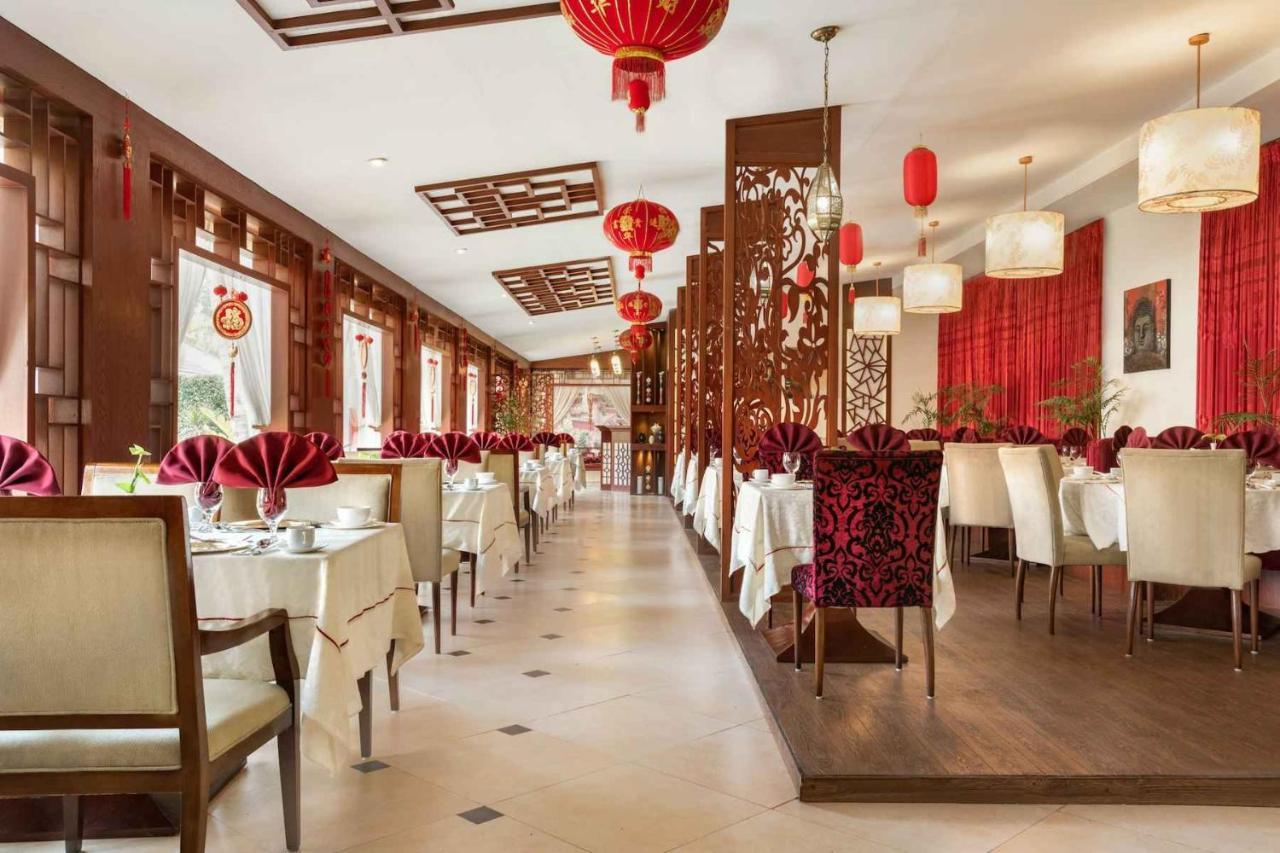 Ramada Plaza By Wyndham Karachi Airport Hotel Dış mekan fotoğraf The interior of a restaurant in Beijing