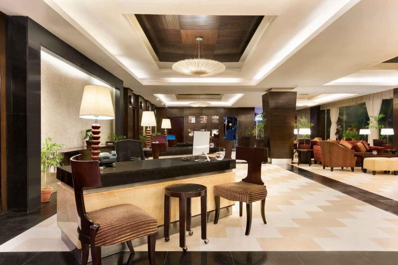 Ramada Plaza By Wyndham Karachi Airport Hotel Dış mekan fotoğraf Lobby